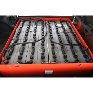 Linde E-40-HL-01-600 Stivuitor electric 4.00T 4.40M 2018  O171689