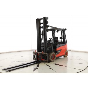 Linde E-40-HL-01-600 Stivuitor electric 4.00T 4.40M 2018  O171689