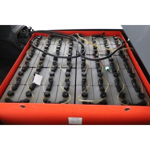 Linde E-40-HL-01-600 Electric forklift 4.00T 4.40M 2018  T171719