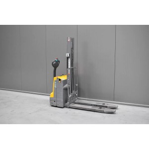 Jungheinrich EMD 118I Electric pallet truck with mast 1.80T 1.52M 2018  I53708