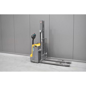 Jungheinrich EMD 118 Electric pallet truck with mast 1.80T 1.52M 2018  V53696