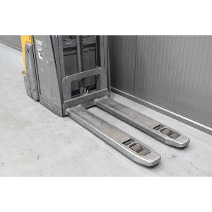 Jungheinrich ERD 220 DRIVEPLUS Electric pallet truck with mast 2.00T 2.01M 2019  O54314