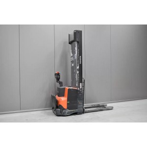 Toyota 8SM12 Electric pallet truck with mast 1.20T 4.15M 2016  V54921