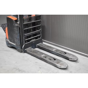 Toyota SWE 120 Transpaleta electrica cu catarg 1.20T 4.15M 2018  C54902