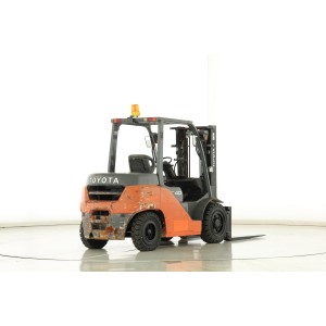 Toyota 8-FD-40 Дизелов мотокар 4.00T 3.00M 2019  F171605