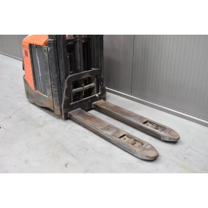 Bt SPE 200D Електрически палетни колички с мачта 1.00T 2.50M 2009  N55713