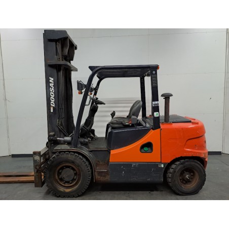 Doosan D40SC-5 Stivuitor diesel 4.00T 4.00M 2010  AD39483