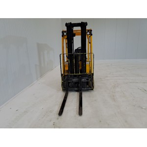 Hyster J1.8XNT Stivuitor electric 1.80T 4.90M 2012  AD90442