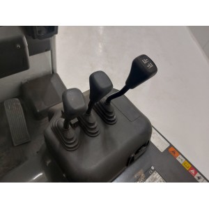 Unicarriers AG1N1L16T Electric forklift 1.60T 4.75M 2014  AD77187