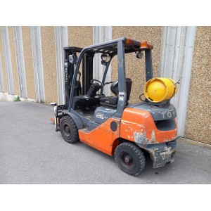 Toyota 02-8FGF25 LPG forklift 2.50T 4.70M 2012  2421GA