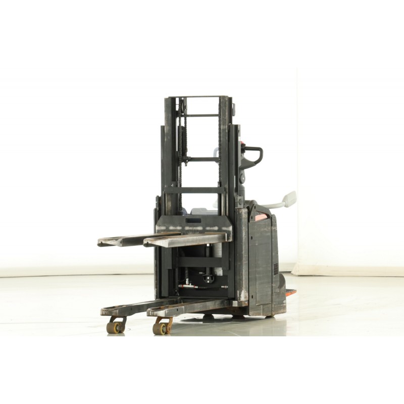 Toyota SPE-200-D Transpaleta electrica cu catarg 2.00T 1.90M 2019  Q173266