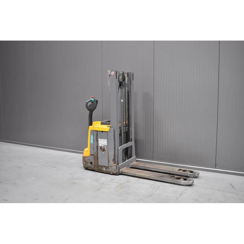 Jungheinrich EJD 220 Transpaleta electrica cu catarg 2.00T 2.56M 2016  B55226