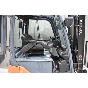 Toyota 8FBEK16T Electric forklift 1.60T 3.30M 2017  U56245