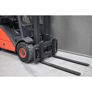 Linde H 30 D Дизелов мотокар 3.00T 3.95M 2004  C12002