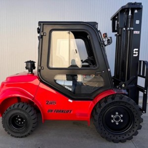 FORKLIFT UN FD35- DNJM1 Stivuitor Teren Accidentat 4WD 3.5T Nou