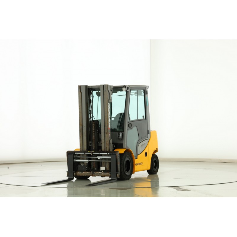Jungheinrich DFG-430-S Stivuitor diesel 3.00T 4.70M 2019  T174369