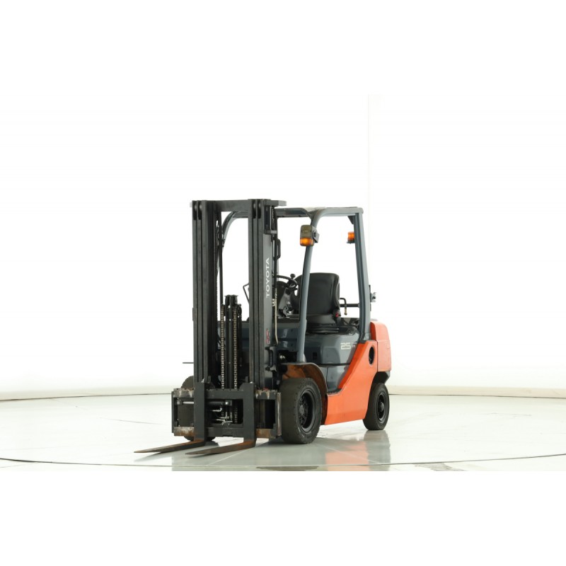Toyota 32-8-FG-25 LPG forklift 2.50T 4.70M 2017  R173517