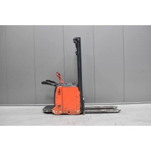 Linde L 14 AP Transpaleta electrica cu catarg 1.40T 3.83M 2012  H56432