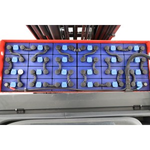 Linde R-14-01 Reach Truck 1.40T 7.76M 2016  K174735