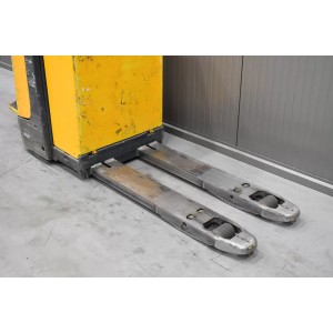 Jungheinrich ERE 224 Electric pallet truck 2.40T 0.20M 2006  U55070