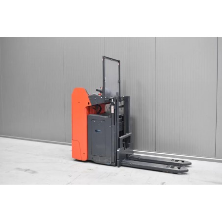 Linde D 12 SF Transpaleta electrica cu catarg 1.20T 1.66M 2017  I56558