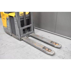 Jungheinrich ERD 220 DRIVEPLUS Electric pallet truck with mast 2.00T 2.66M 2018  E56604