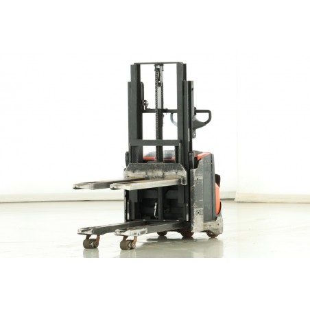 Bt SWE-200-D Transpaleta electrica cu catarg 2.00T 1.90M 2014  D175553