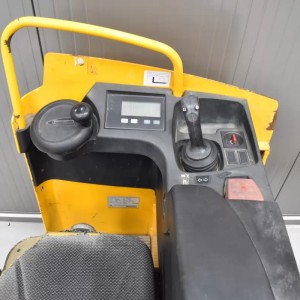 Jungheinrich ESE 220 Electric pallet truck 2.00T 0.20M 2012  F57380