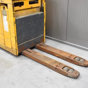 Jungheinrich ESE 220 Electric pallet truck 2.00T 0.20M 2012  F57380