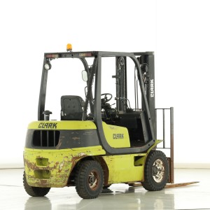 Clark CQ-25-D Дизелов мотокар 2.50T 3.30M 2009  G175656