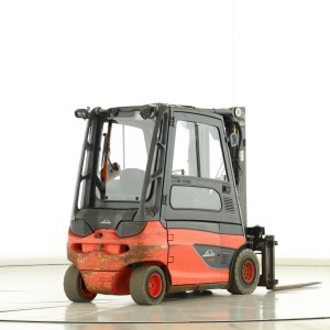 Linde E-30-L-01 Electric forklift 3.00T 4.68M 2016  A175675