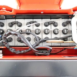 Linde L-12-AC Transpaleta electrica cu catarg 1.20T 3.37M 2018  I175658