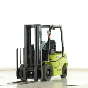 Clark GTS-25-D Дизелов мотокар 2.50T 4.80M 2024  J175909