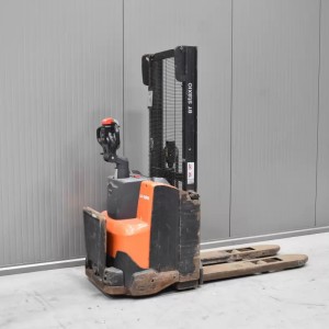 Toyota SWE 100 Electric pallet truck with mast 1.00T 1.40M 2019  Y57224