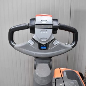 Toyota SWE 100 Electric pallet truck with mast 1.00T 1.40M 2019  Y57224