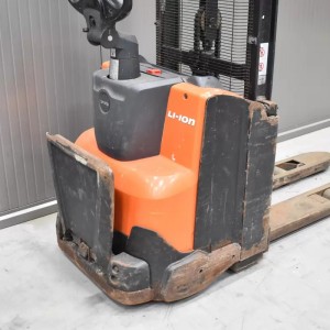 Toyota SWE 100 Electric pallet truck with mast 1.00T 1.40M 2019  Y57224