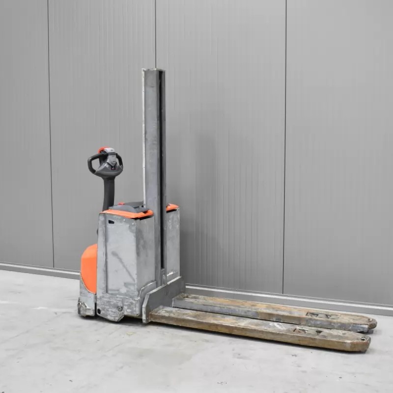 Toyota SWE 080L Transpaleta electrica cu catarg 0.80T 1.32M 2019  A57225