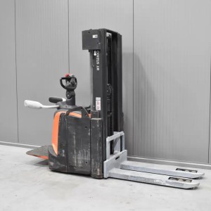 Toyota SPE 140L Електрически палетни колички с мачта 1.40T 4.15M 2018  B57226