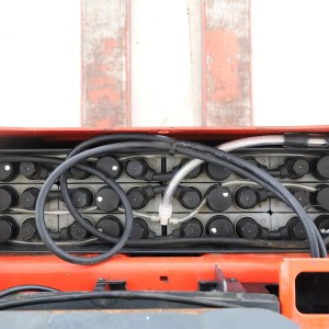 Linde T-18 Transpaleta electrica  1.80T 2017  H174757