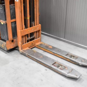 Rocla TT-12 Transpaleta electrica cu catarg 1.20T 2.45M  U57495