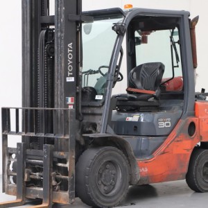 02-8fgf30 TOYOTA LPG forklift 3.00T 6.50M 2015  OG11