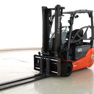 Toyota 8-FBE-20-T Electric forklift 2.00T 3.30M 2019  M175737