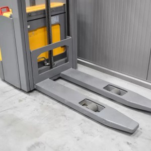 Jungheinrich EJC 110 N Electric pallet truck with mast 1.00T 2.50M 2019  T56094