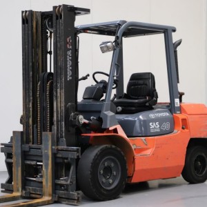 02-7fd35 TOYOTA Дизелов мотокар 3.50T 4.70M 2002  NZ48