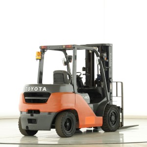 Toyota 8-FD-40 Дизелов мотокар 4.00T 4.70M 2018  U174720