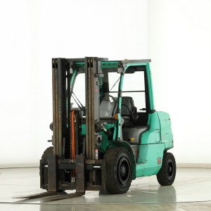 Mitsubishi FD-45-NT Дизелов мотокар 4.50T 4.70M 2017  A175700