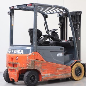 8fbmt25 TOYOTA Stivuitor electric 2.50T 4.30M 2017  OH44