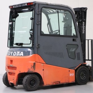 8fbmt25 TOYOTA Electric forklift 2.50T 4.70M 2014  OH30
