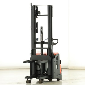 Toyota SWE-120-L Електрически палетни колички с мачта 1.20T 3.30M 2019  Y176199