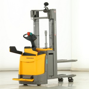 Jungheinrich ERC-214-Z Transpaleta electrica cu catarg 1.40T 4.69M 2020  H175007